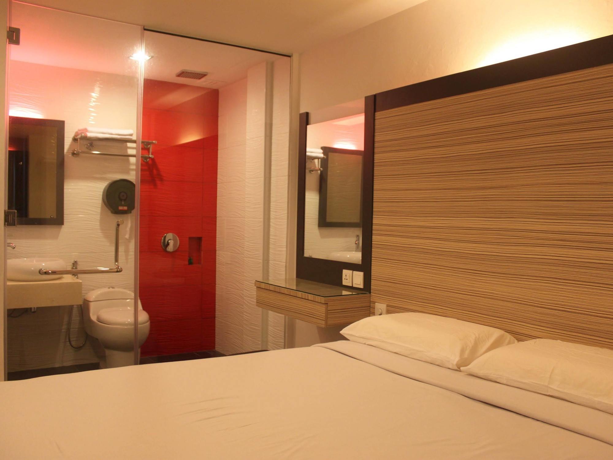 Hotel Time *